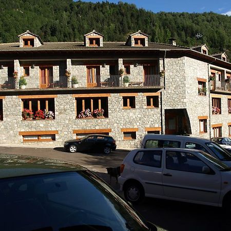 Hotel La Farga Рипол Екстериор снимка