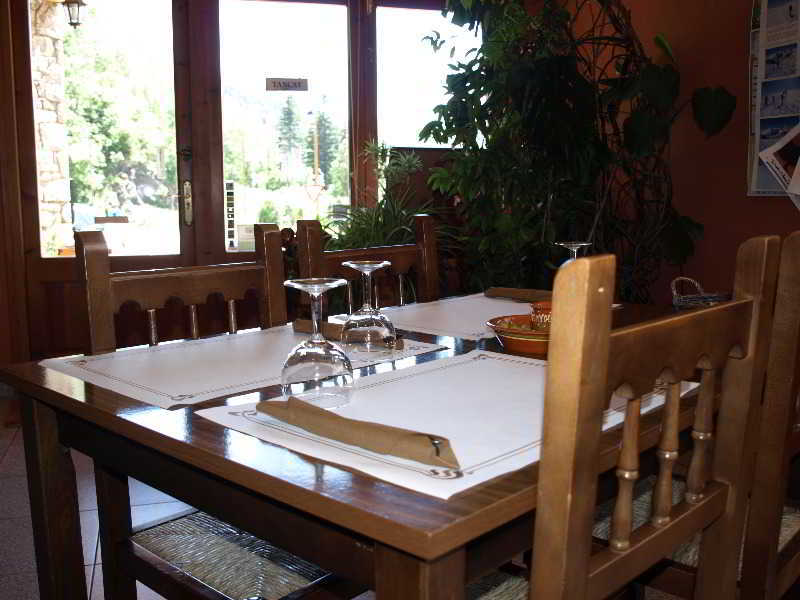 Hotel La Farga Рипол Екстериор снимка
