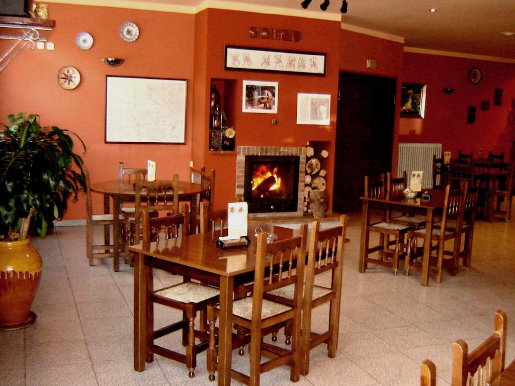 Hotel La Farga Рипол Екстериор снимка