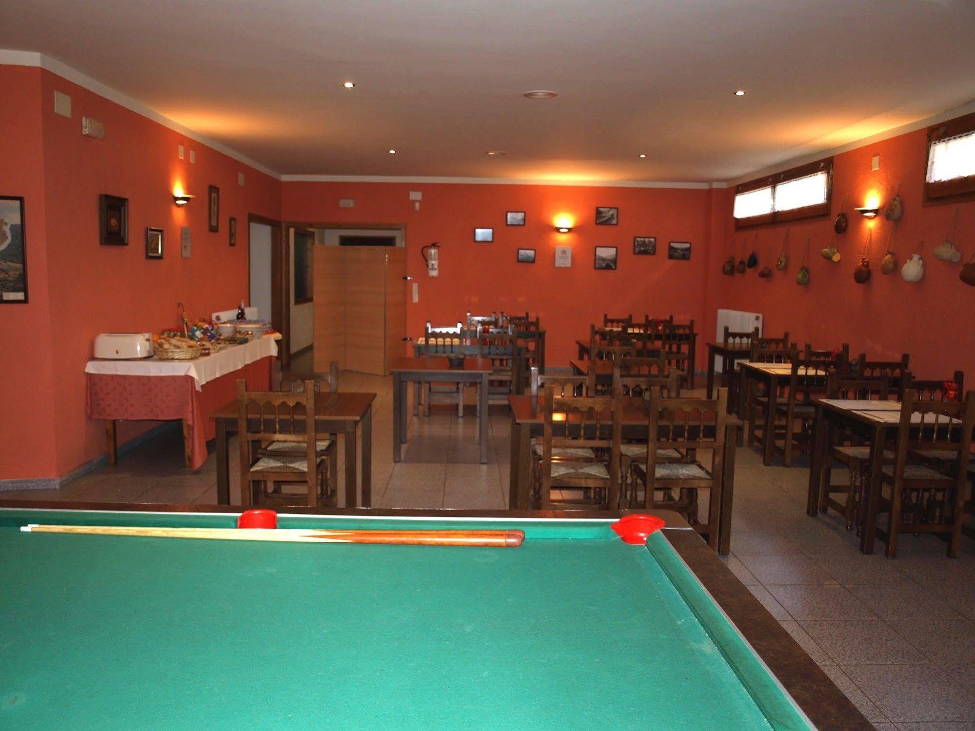 Hotel La Farga Рипол Екстериор снимка