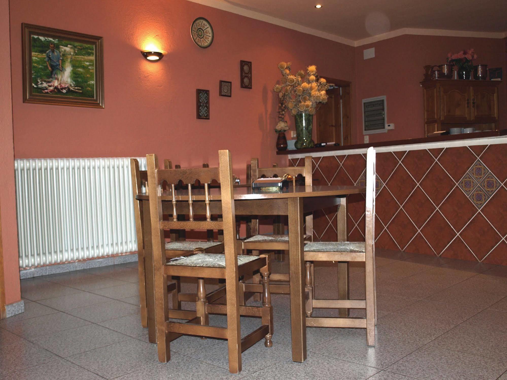 Hotel La Farga Рипол Екстериор снимка