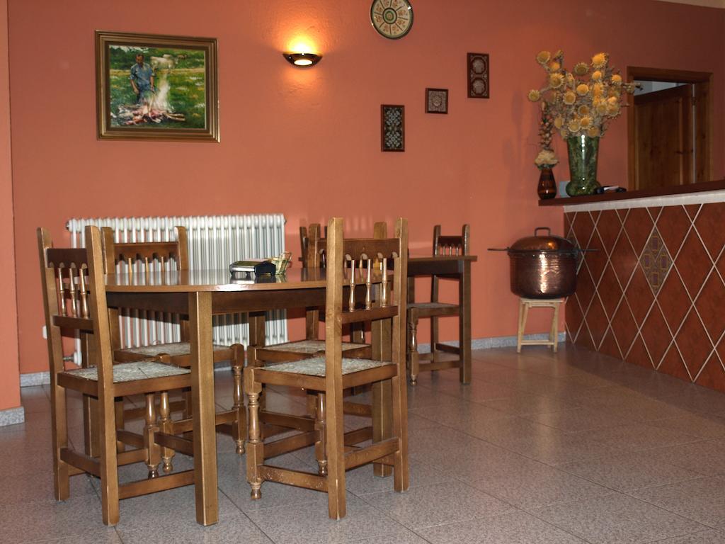 Hotel La Farga Рипол Екстериор снимка